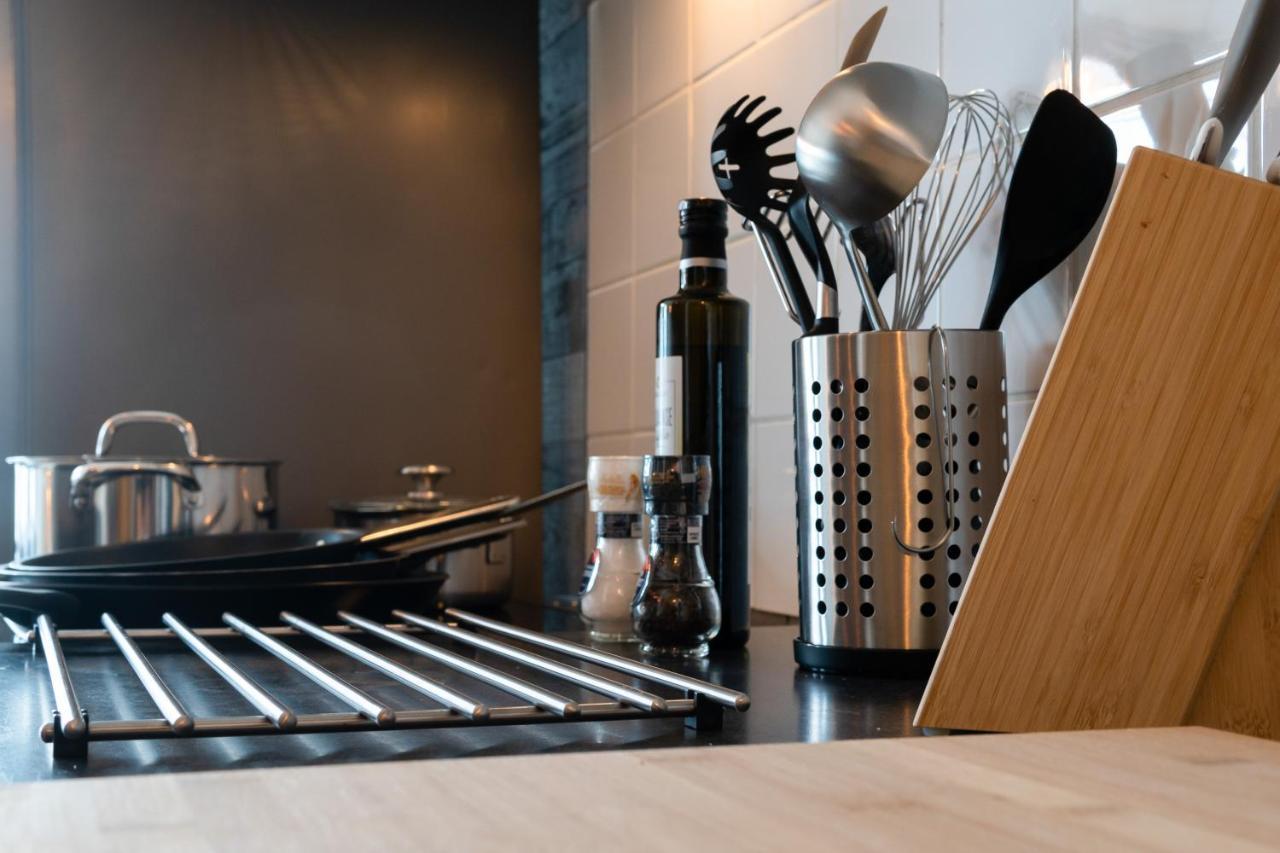 City Apartment 3 Bedroom, Kitchen, Wifi, Workspace, Coffee, Central Hasselt Bagian luar foto