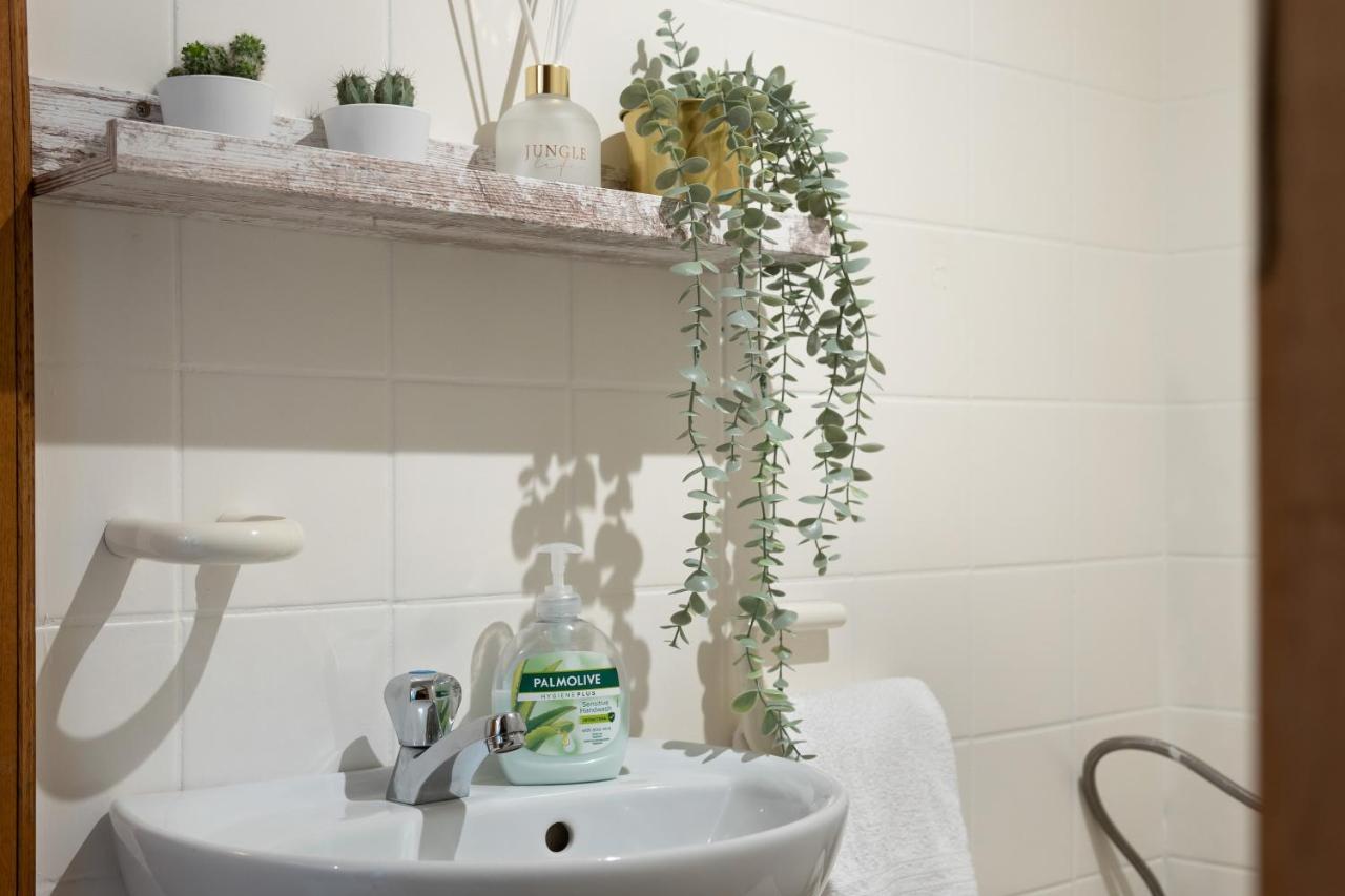City Apartment 3 Bedroom, Kitchen, Wifi, Workspace, Coffee, Central Hasselt Bagian luar foto