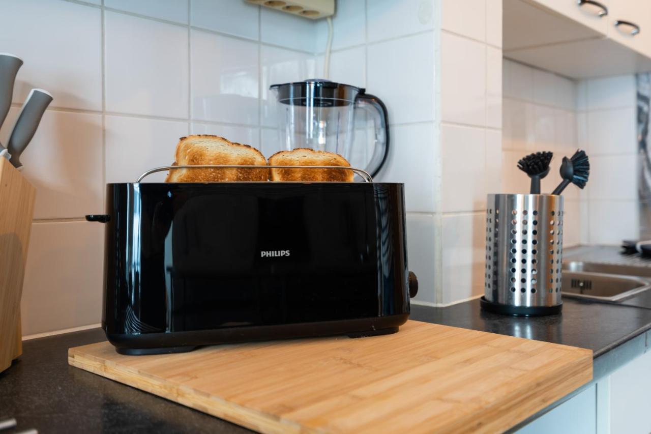 City Apartment 3 Bedroom, Kitchen, Wifi, Workspace, Coffee, Central Hasselt Bagian luar foto